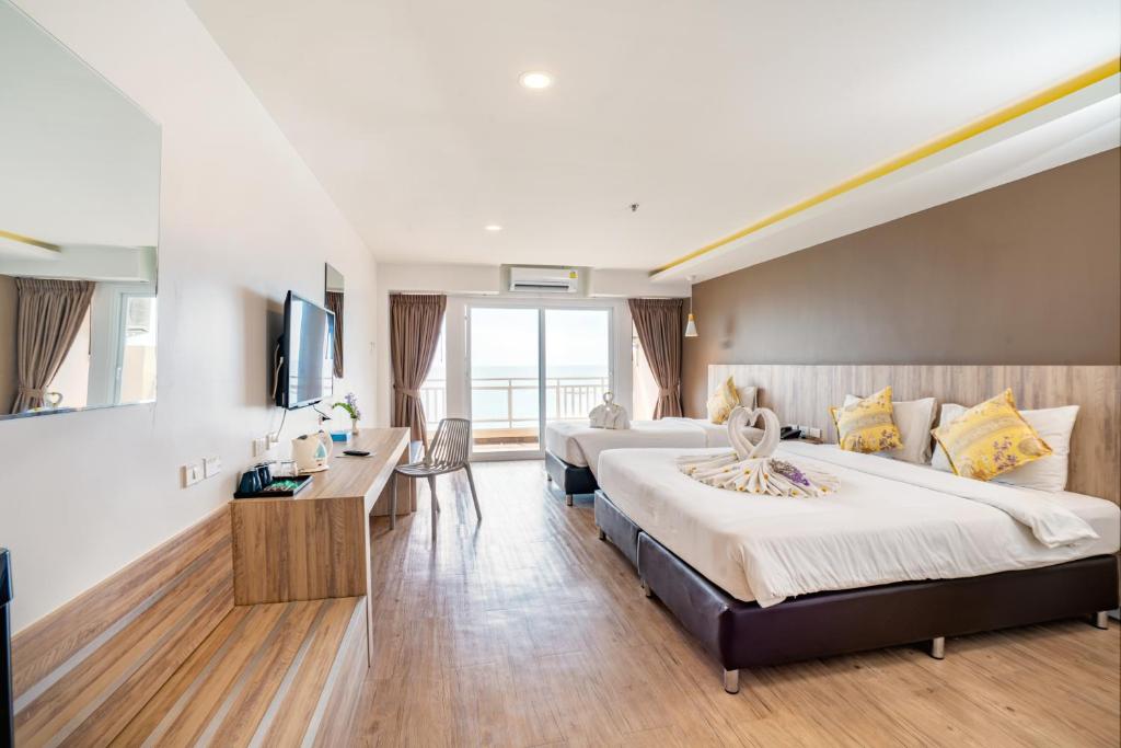 Royal Phala Cliff Beach Resort photo 3