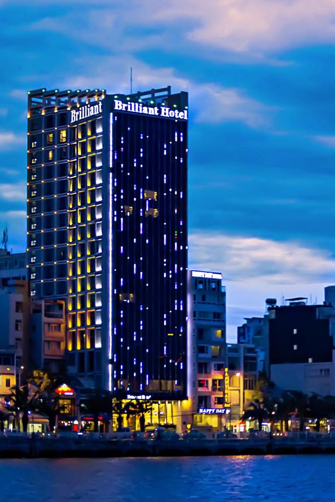 Khách Sạn Brilliant