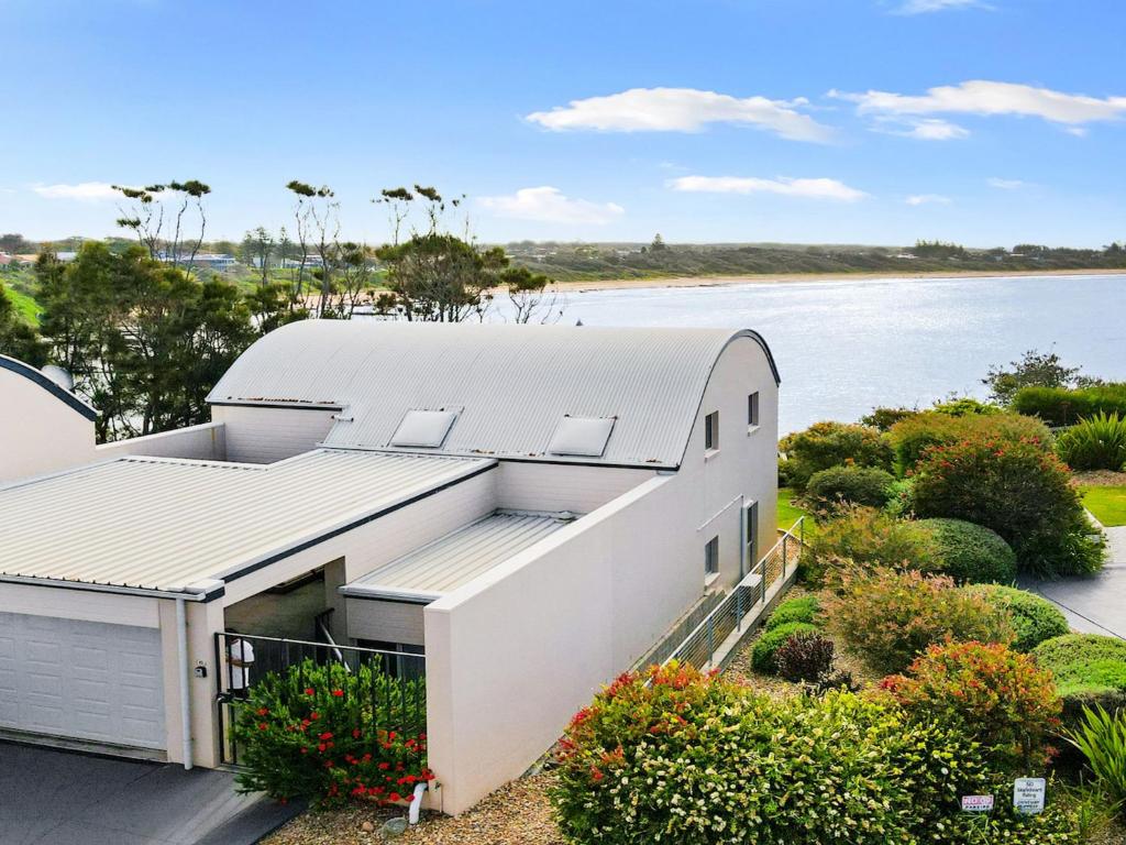Sandy Cove photo 3