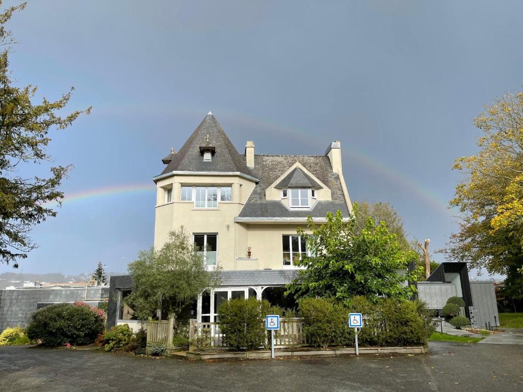 Le Clos Du Pontic Logis et Cit'Hotel photo 1