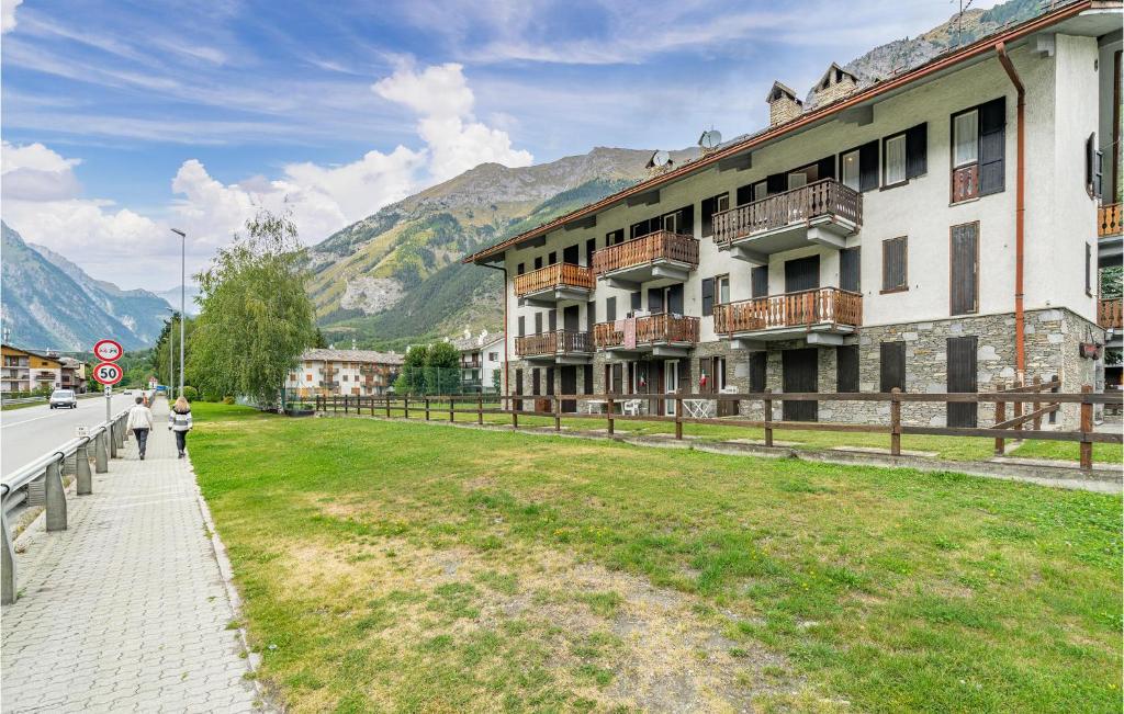 Amazing Apartment In Morgex With 2 Bedrooms And Wifi