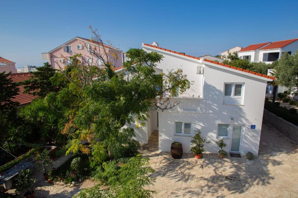 Apartments Yucca photo 3
