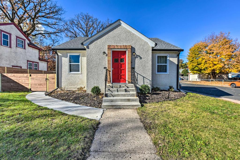 Cozy Home WiFi, Parking, 5 Mi to Dtwn Mpls! photo 1