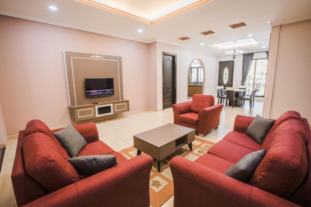 Barrington Villa @ Golden Hill photo 2