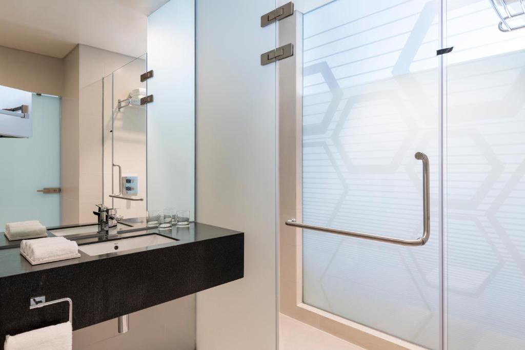 Holiday Inn - Doha - The Business Park, an IHG Hotel photo 4