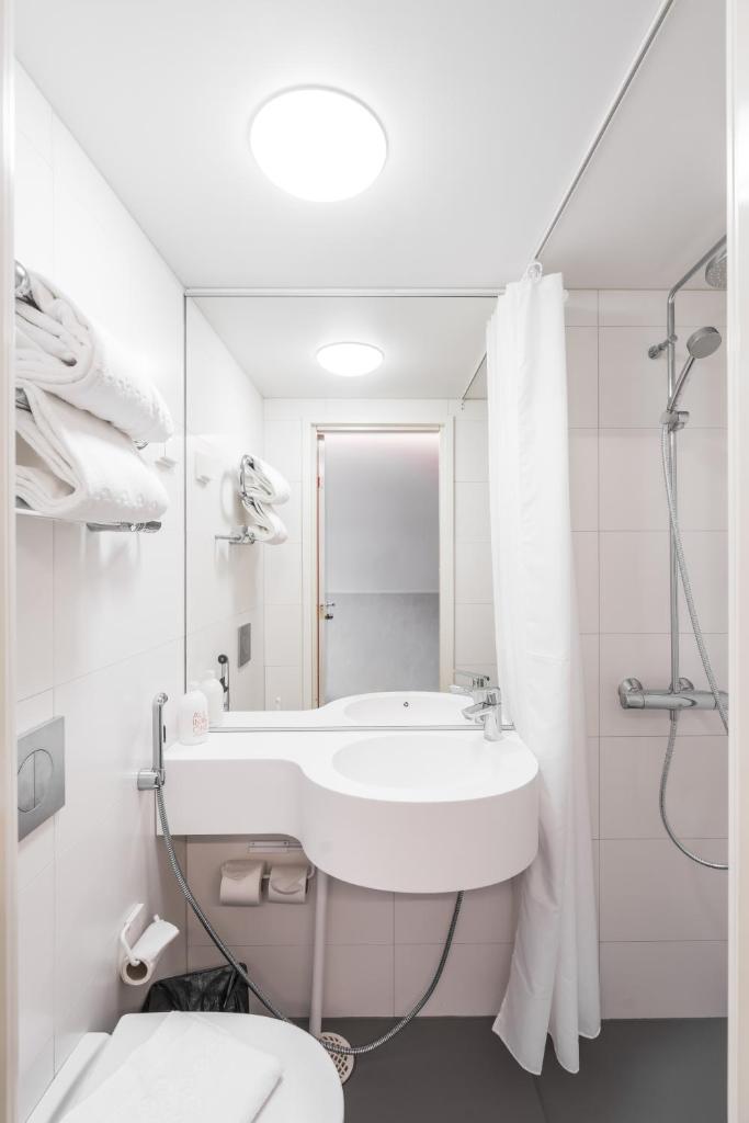 Двухместный (Двухместный номер с 1 кроватью), Omena Hotel Helsinki Lönnrotinkatu