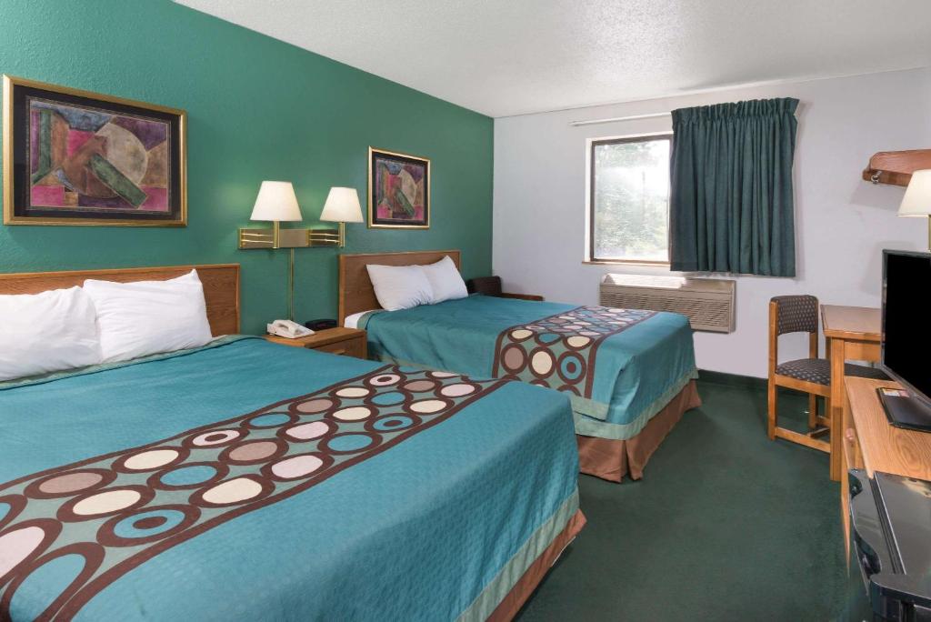Super 8 by Wyndham New Stanton image