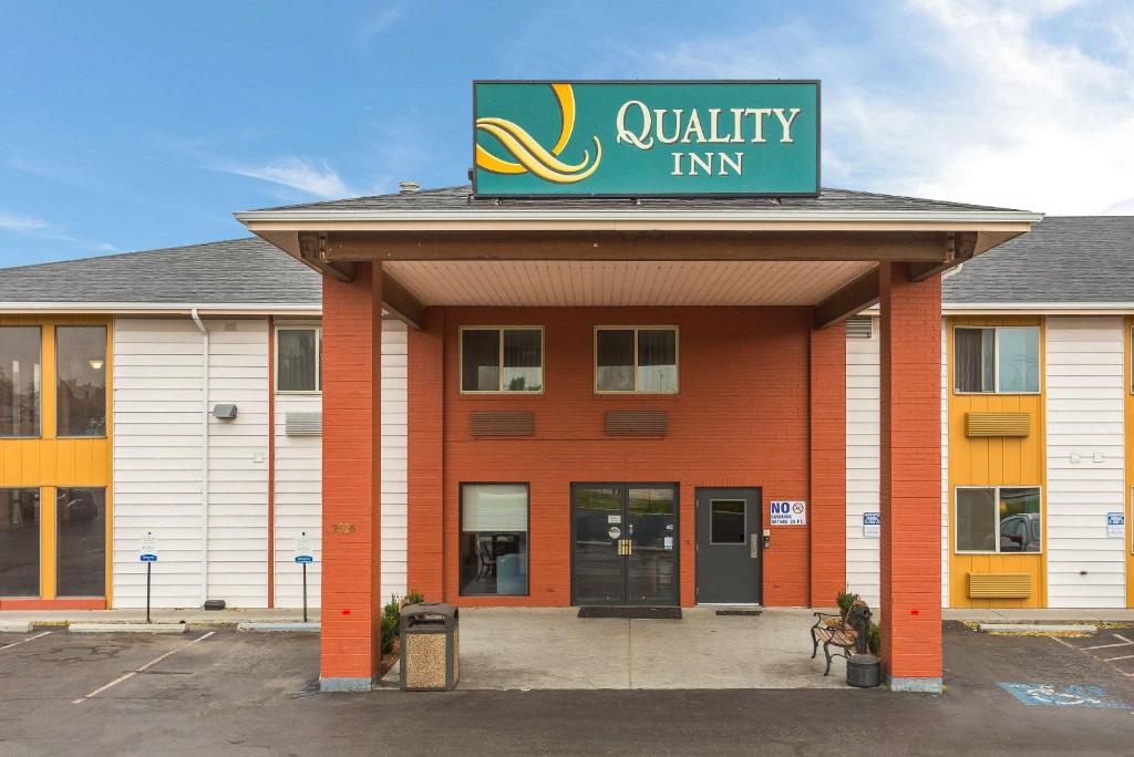 Quality Inn Airport image