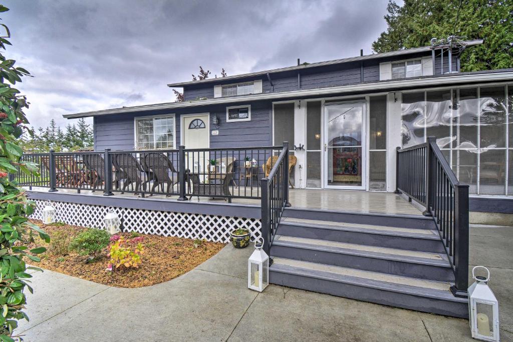 Spacious Home with Yard, 20 Miles to Olympic NP photo 1