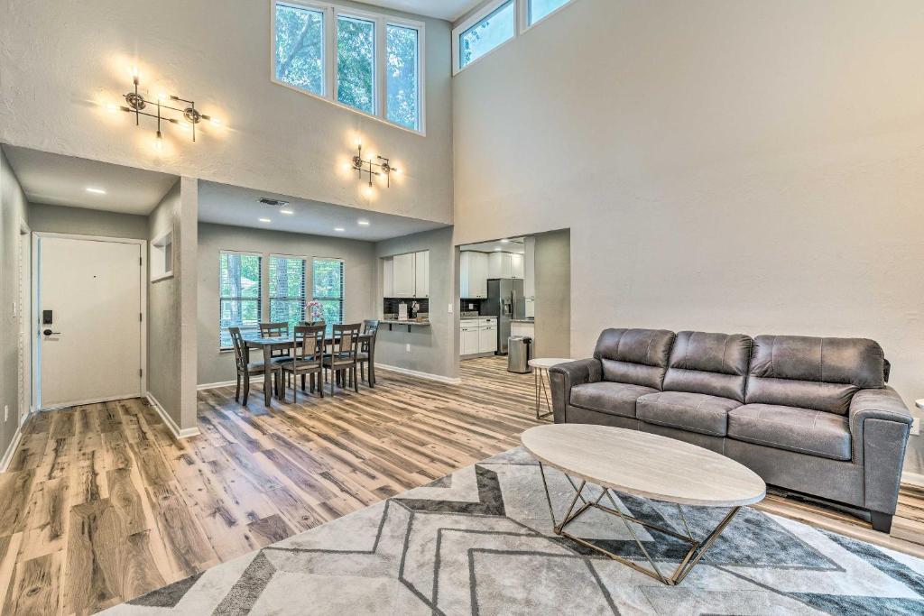Remodeled Family Home with Patio - Walk to UF! photo 3