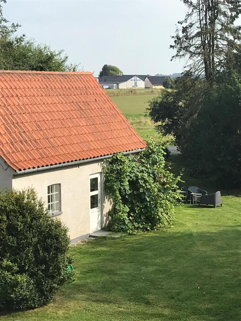 Landlig idyl - direkte til golfbane photo 1