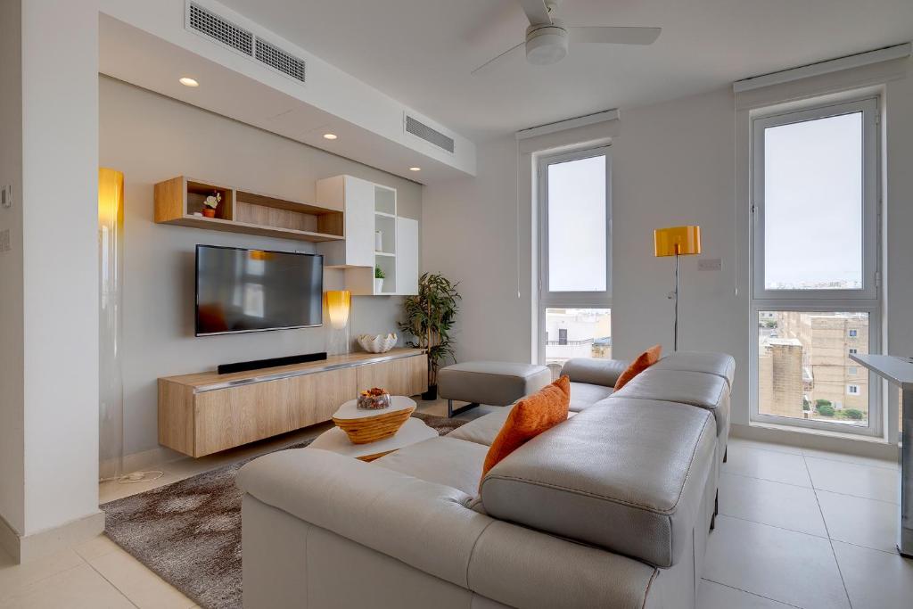 Stunning Apartment in a Central Location with Views photo 4