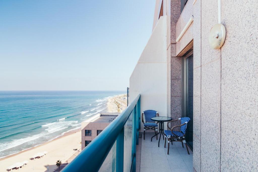 Almog Haifa Israel Apartments מגדלי חוף הכרמל photo 1