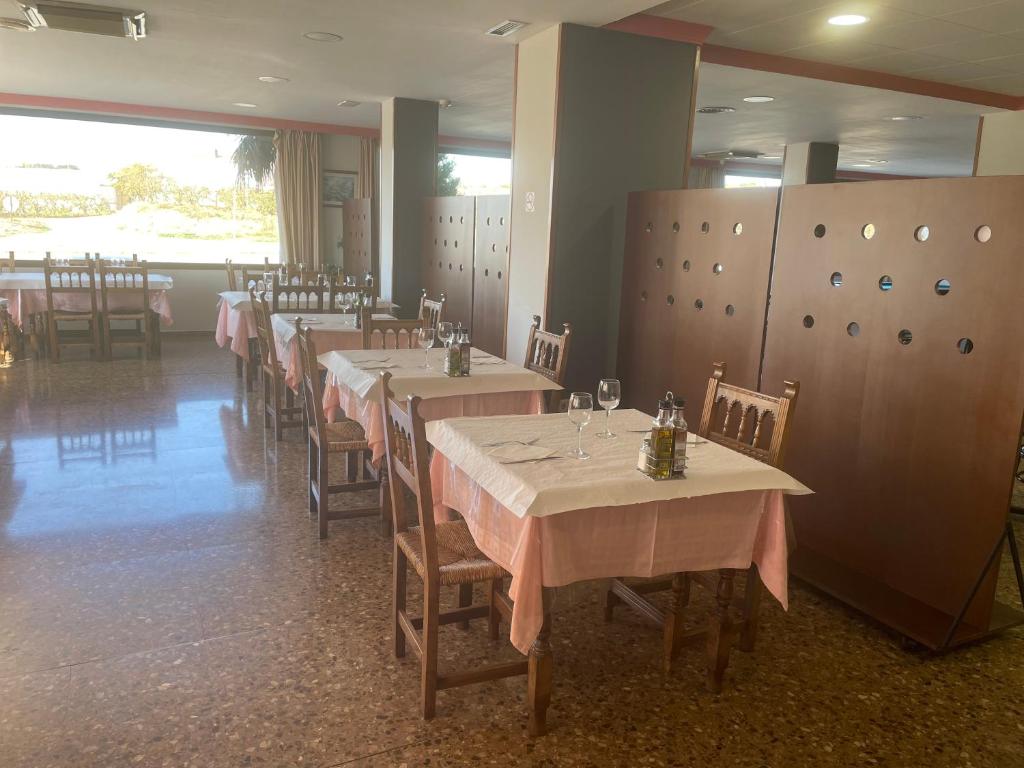 Hotel Reina Isabel photo 3
