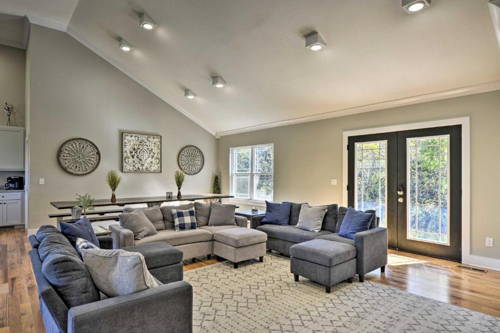 Trenton House with Mountain Views, Fire Pit and Grill! photo 3