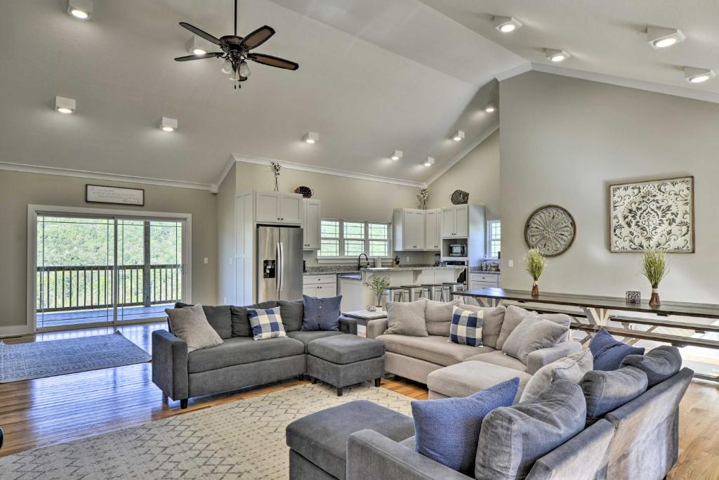 Trenton House with Mountain Views, Fire Pit and Grill! photo 4