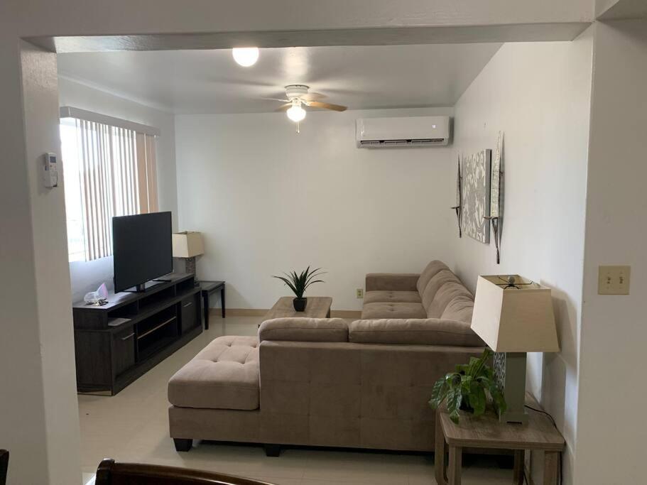 Private/Central 3 Bedroom Home photo 1