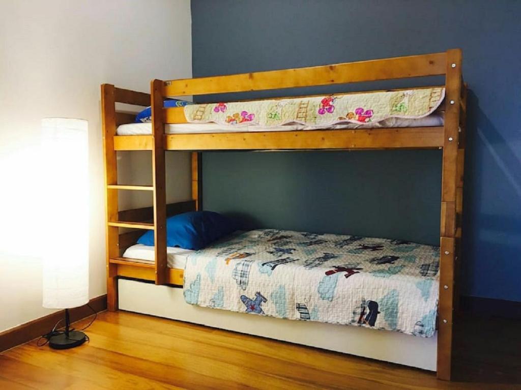 Experience the Coast - HostaHome Suites at Paragon Residence near Downtown photo 4