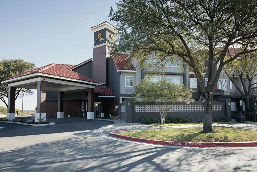 La Quinta by Wyndham Austin at The Domain photo 4