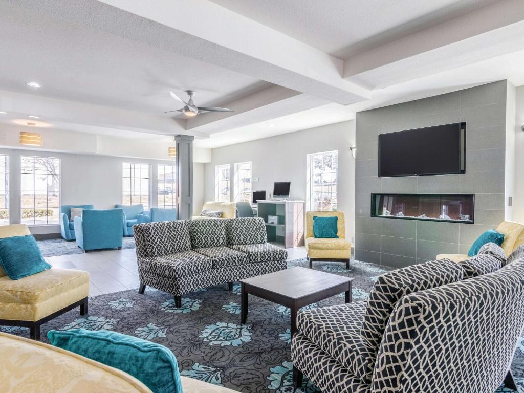 La Quinta by Wyndham Kansas City Airport photo 3