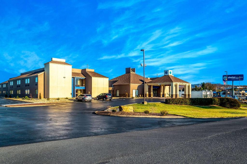 Clarion Pointe Harrisonburg photo 3