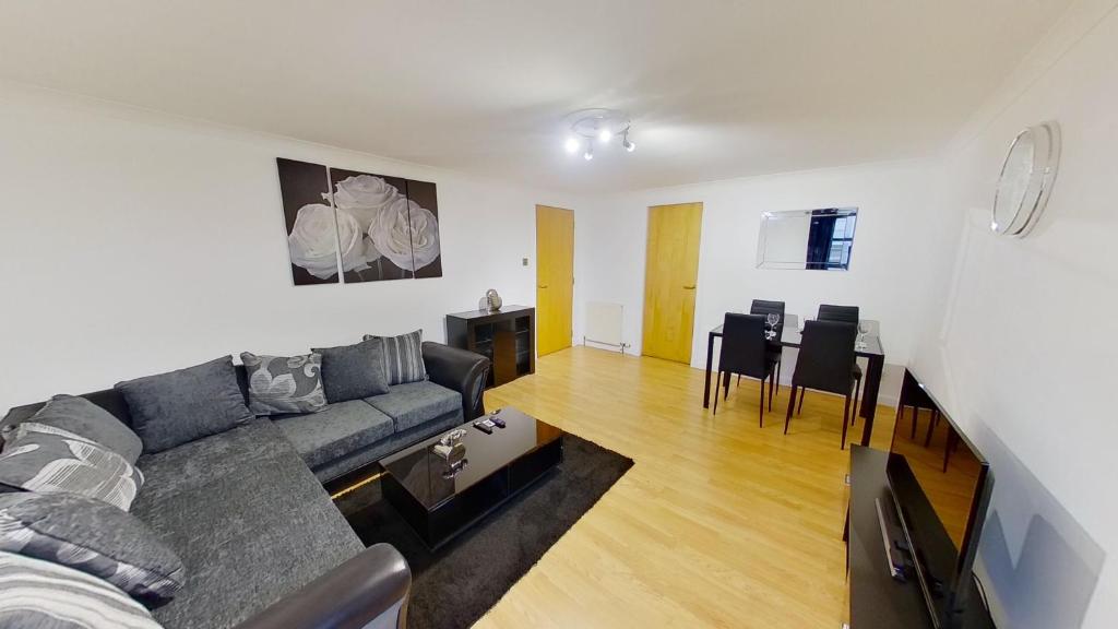 OrangeApartments Riverside Drive,5 Minutes from City Centre photo 4