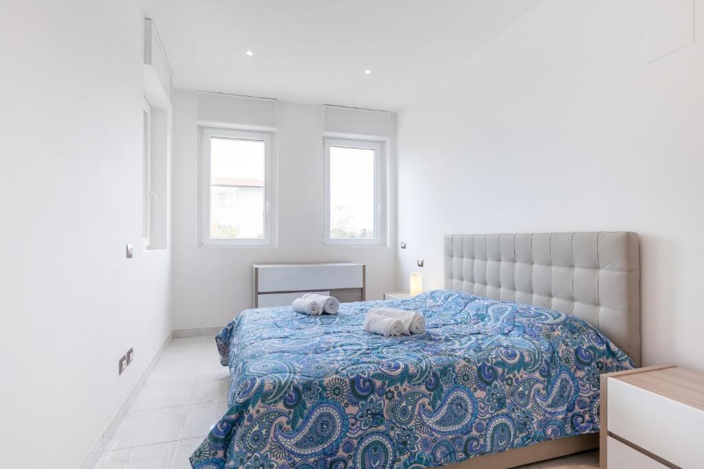 Seaside Flat with Swimming Pool, Private Parking and Beach photo 1