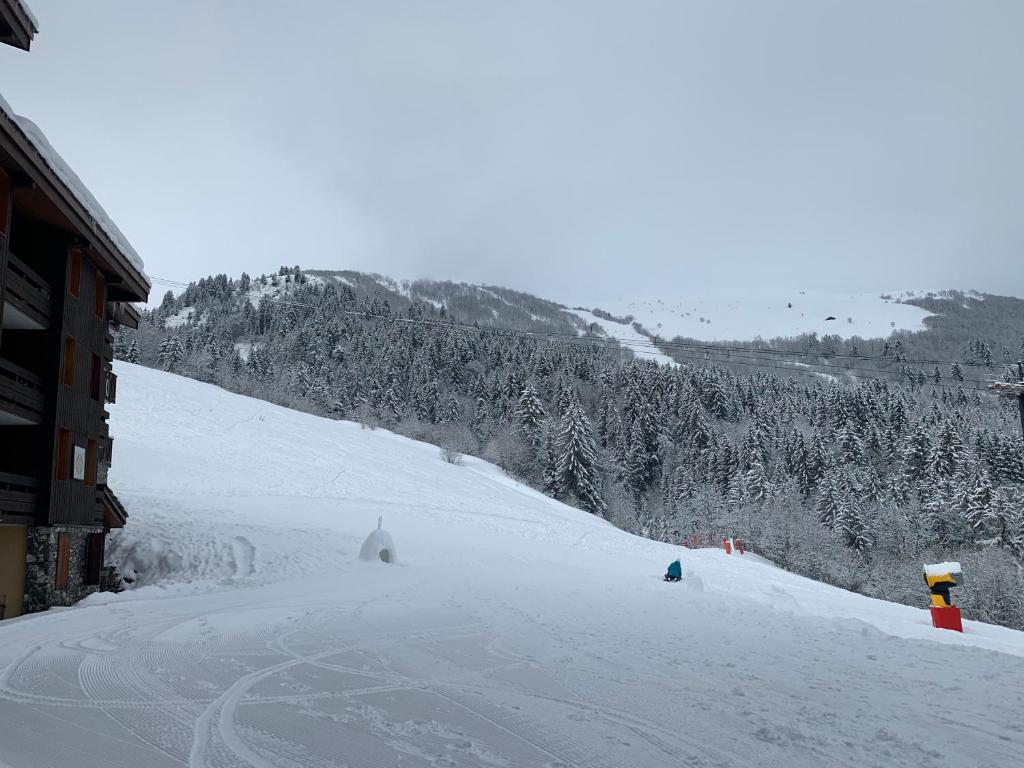 Valmorel Studio Skis aux pieds photo 4