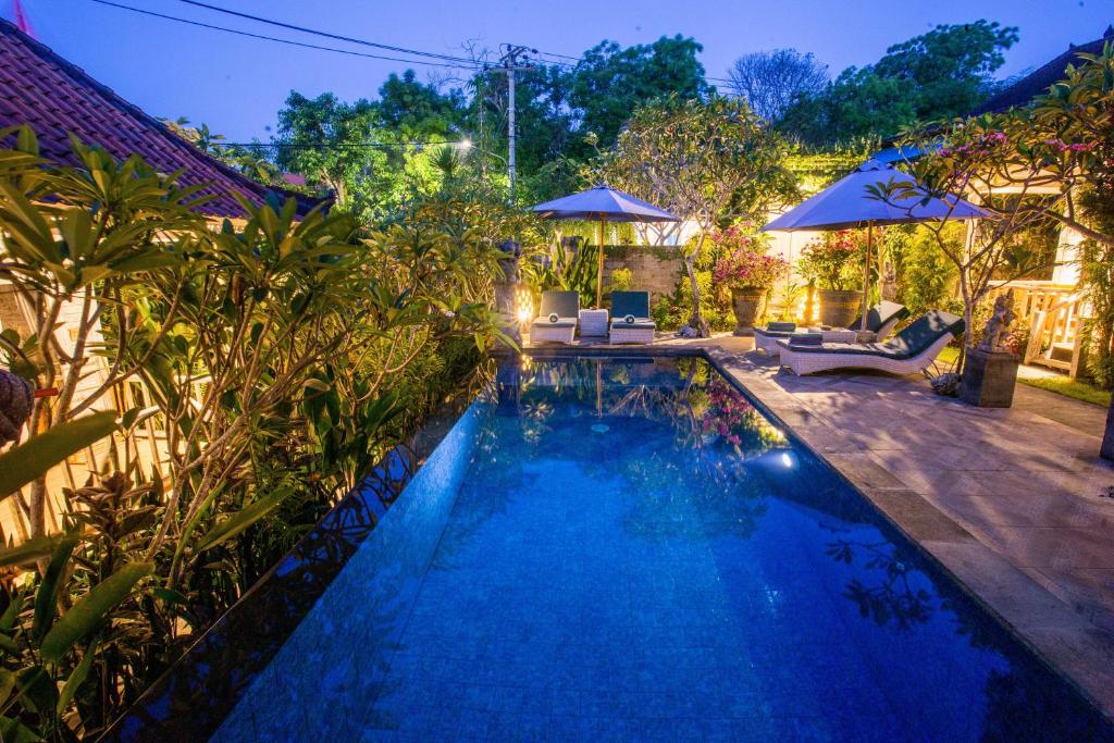 221 Garden cottages - Tap to explore photos