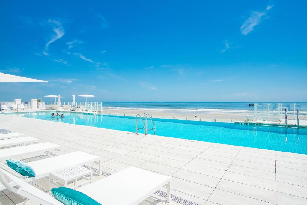 Daytona Grande Oceanfront Resort photo 2
