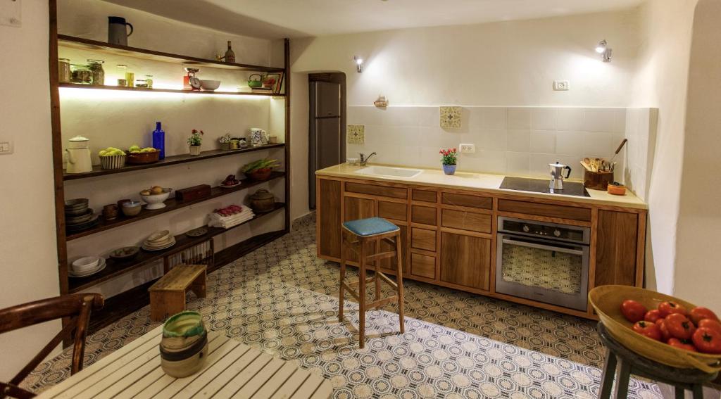The Nest - A Romantic Vacation Home in Ein Kerem - Jerusalem photo 4