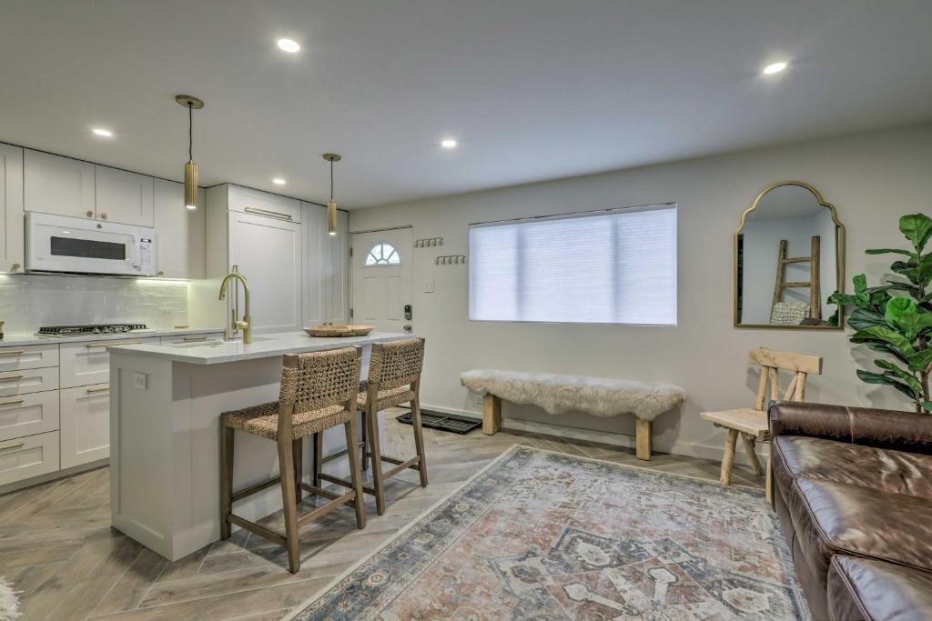 Aspen Condo with Mountain Views and Ski Access! photo 4