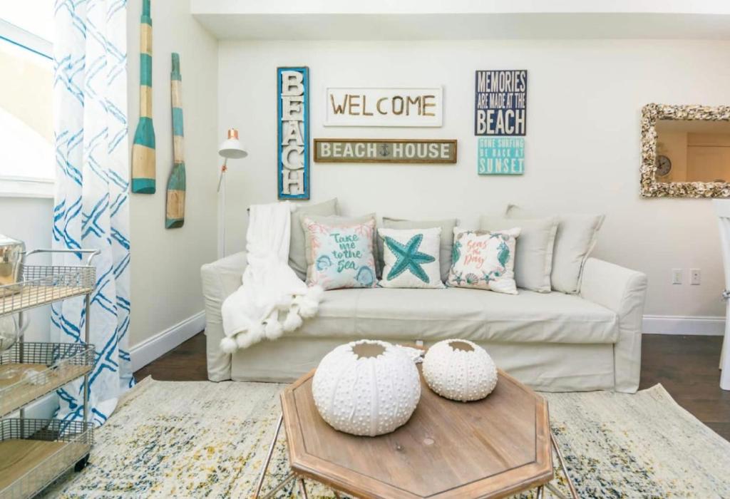 Tropical Coastal Resort Boynton Beach image