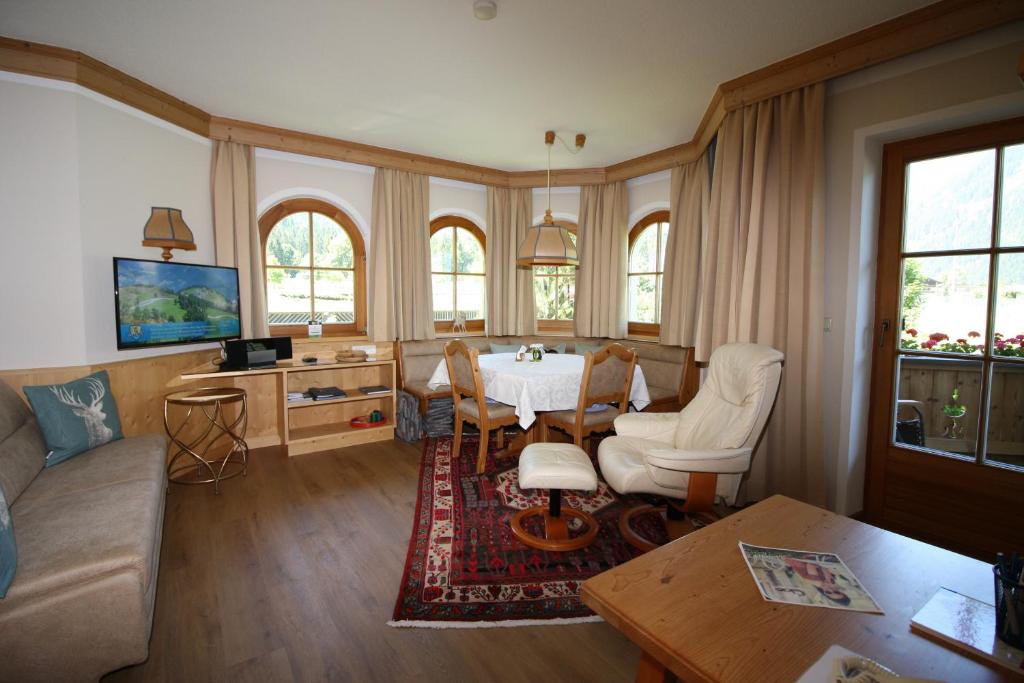Vronis Waldhaus ADULTS ONLY photo 4