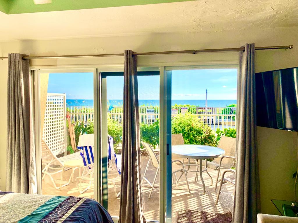 The Beach on Longboat Key - Studio 103 photo 1