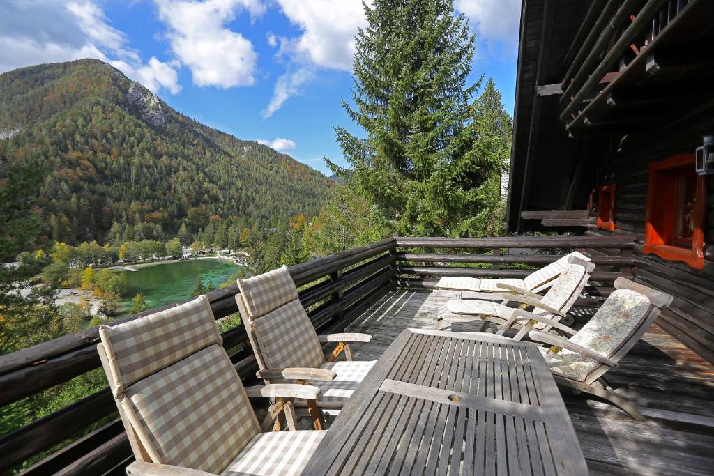 Mountain Dreams House - Stunning view over Lake Jasna! photo 1