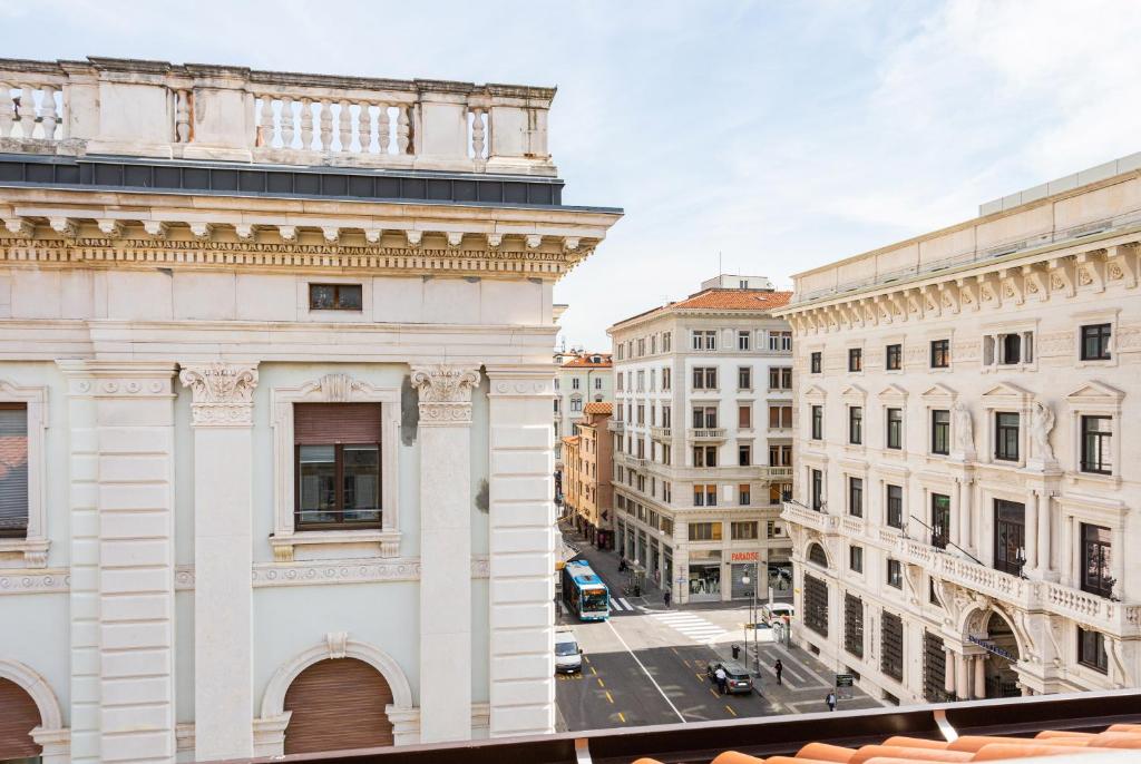 JOIVY Premium Apartments - Trieste Mazzini Room Type - Superior Apartment