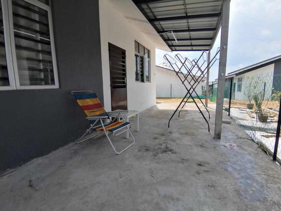 MODERN , SPACIOUS GAMBANG UMP 18 Guest House photo 1