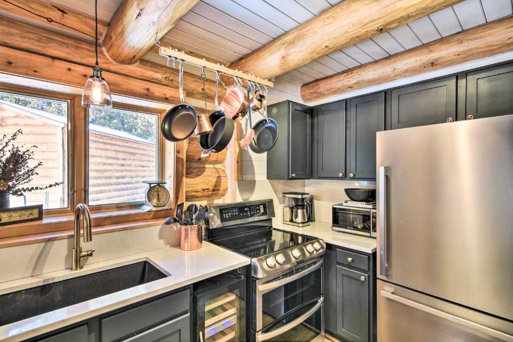 Remodeled Swedish Cope Log Cabin with Sauna and Loft! photo 4