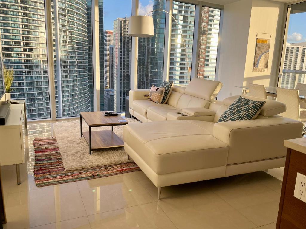 IconBrickell Tower 3 W Residences image