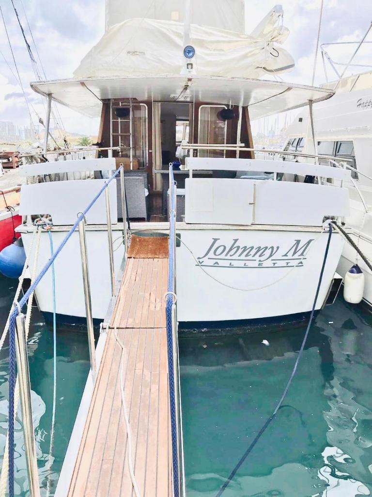 Johnny M Yacht photo 1