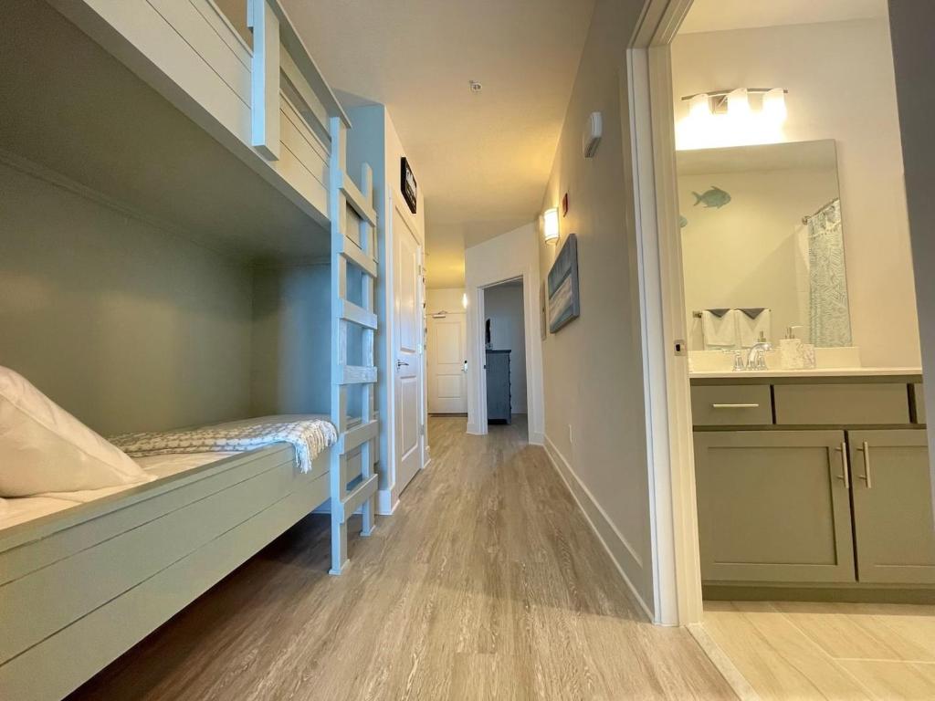 Calypso 3-2303 Penthouse Level w/ Incredible View! photo 3
