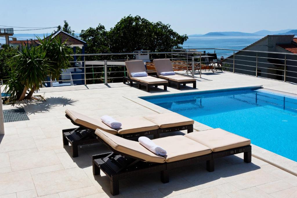 Villa Mermaid Your Croatian Haven with Luxury Pool and Scenic Views photo 3