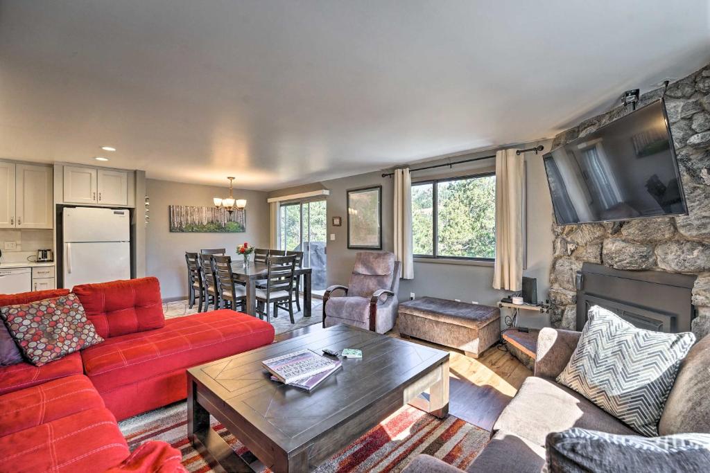 Luxe Updated Home with Grill and Hot Tub 4 Mi to RMNP photo 1