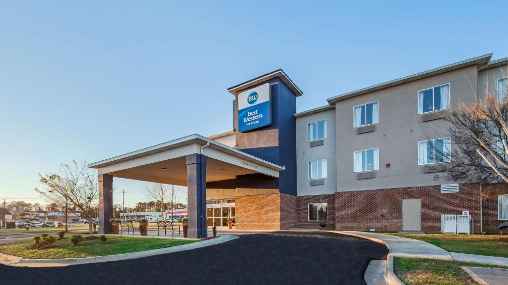 Best Western Dothan Inn & Suites image
