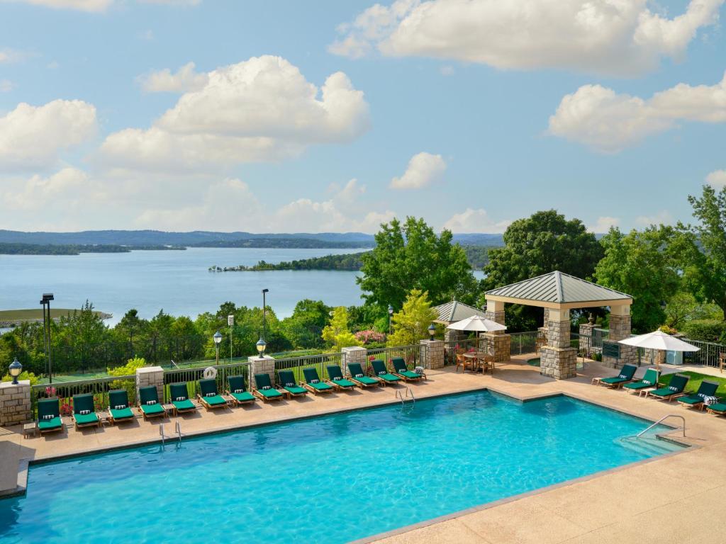 Chateau on the Lake Resort Spa and Convention Center photo 3