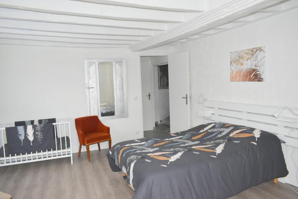Gîte LE LOGIS De La CHARNIE Confort pour 14 personnes à Chemiré-En-Charnie photo 2