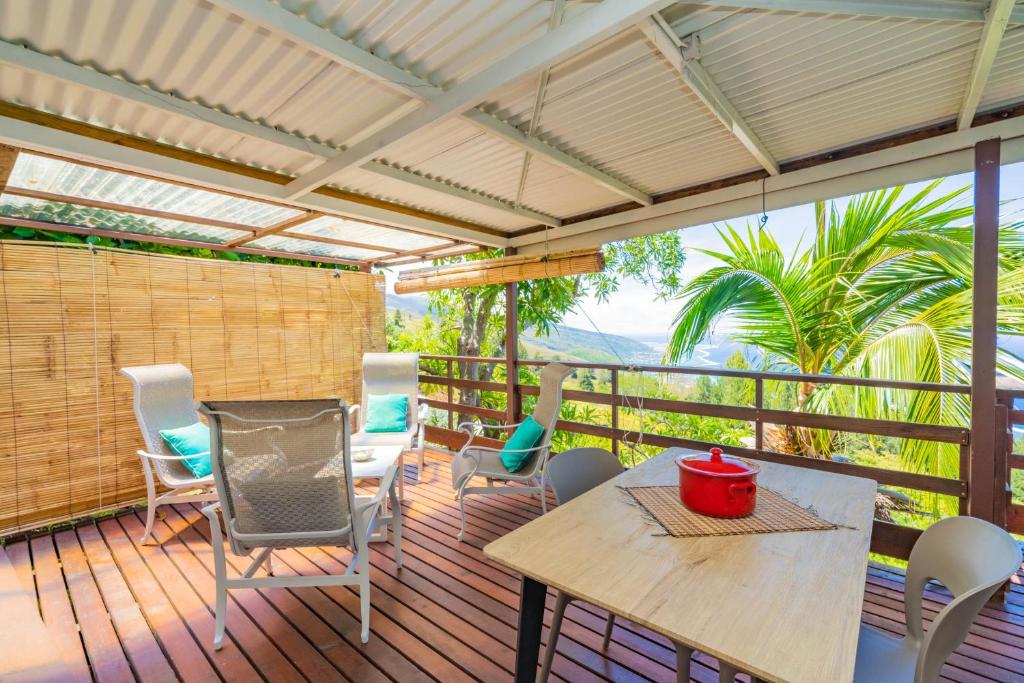 Bungalow Poerava Punaauia Ocean View photo 4