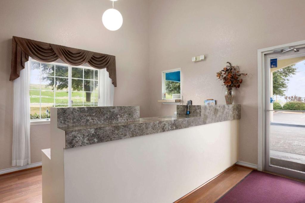 Travelodge by Wyndham Killeen/Fort Hood photo 2