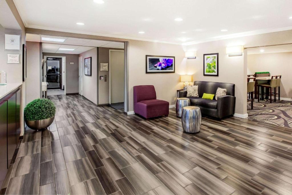 La Quinta by Wyndham Houston Baytown East photo 4